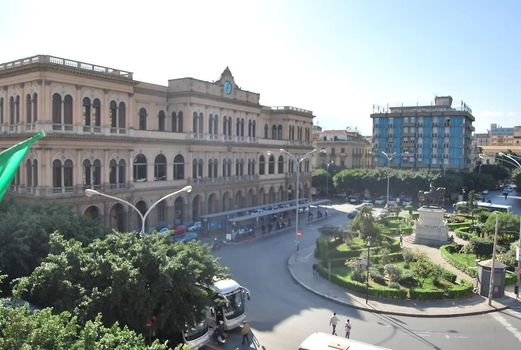 La Casa Dei Limoni Bed and Breakfast Palermo 2*,  Italien