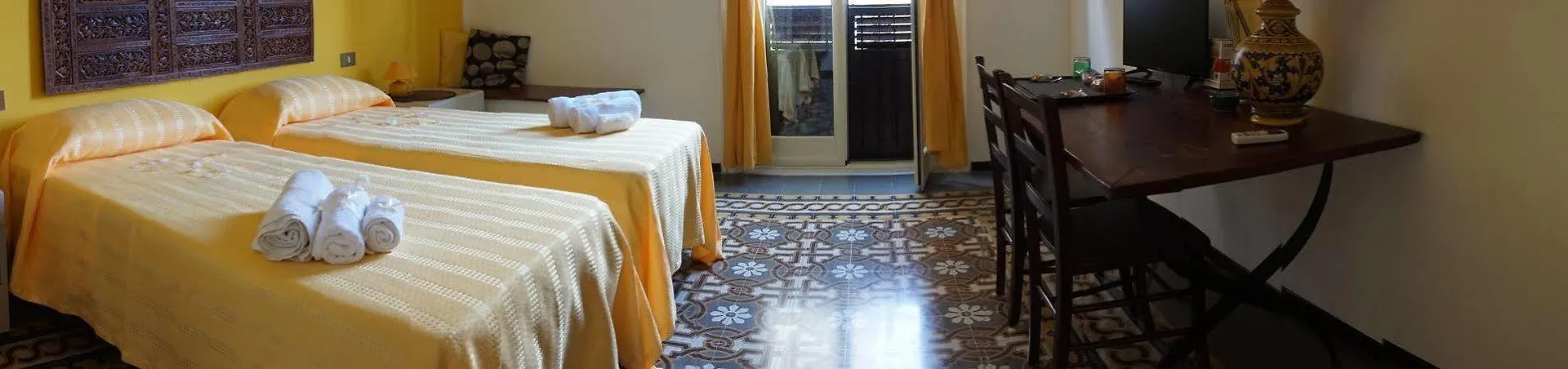 パレルモ ラ カーサ デイ リモーニ Bed & Breakfast イタリア