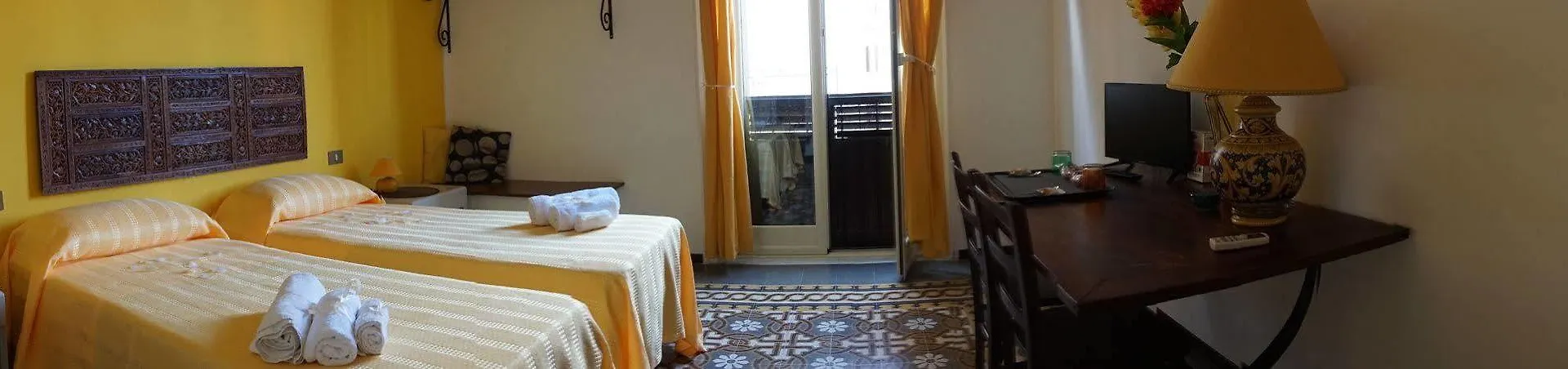**  パレルモ ラ カーサ デイ リモーニ Bed & Breakfast イタリア